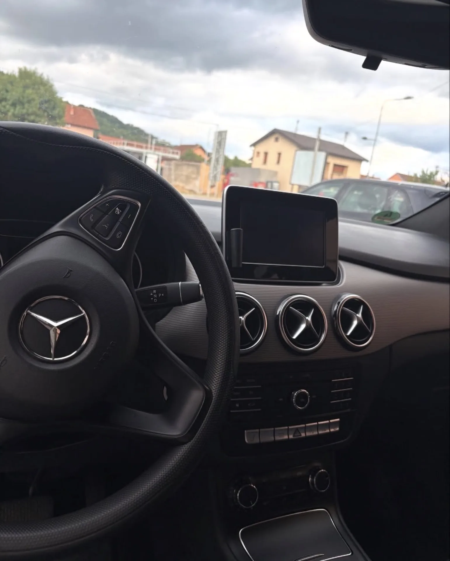 Mercedes B-Klasa unutrašnjost