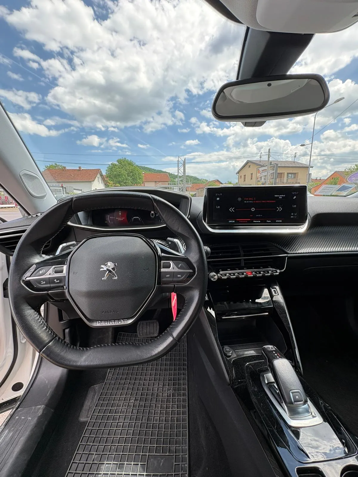 Peugeot 2008 unutrašnjost