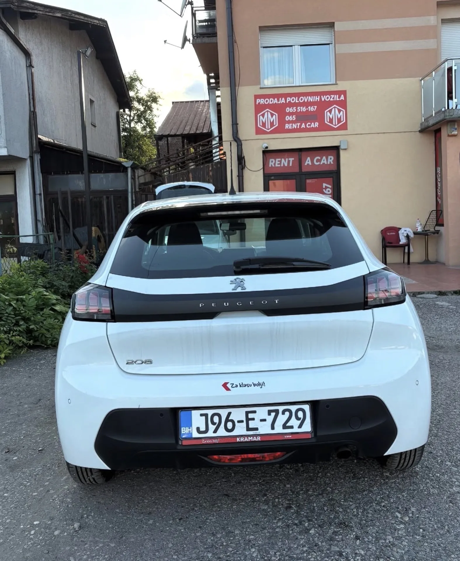 Peugeot 208 zadnja